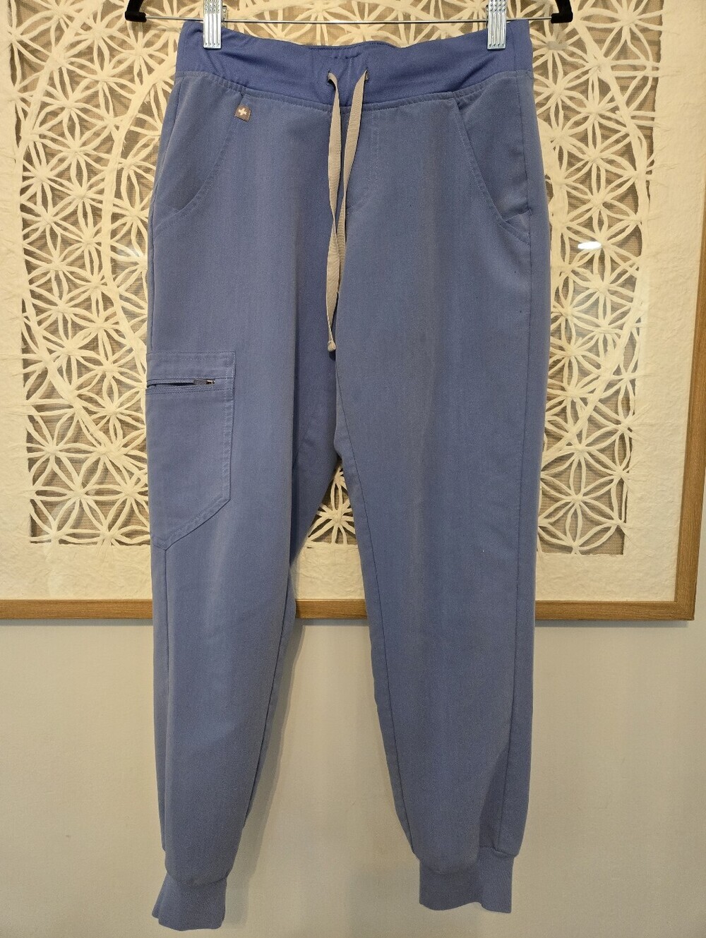 FIGS Zamora Jogger Scrub Pants Ceil Blue XS Petite – Women’s Medical Scrubs